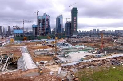 前海市政路網(wǎng)加速成型 多個在建項目預(yù)計明年完工，為區(qū)域發(fā)展注入新動力